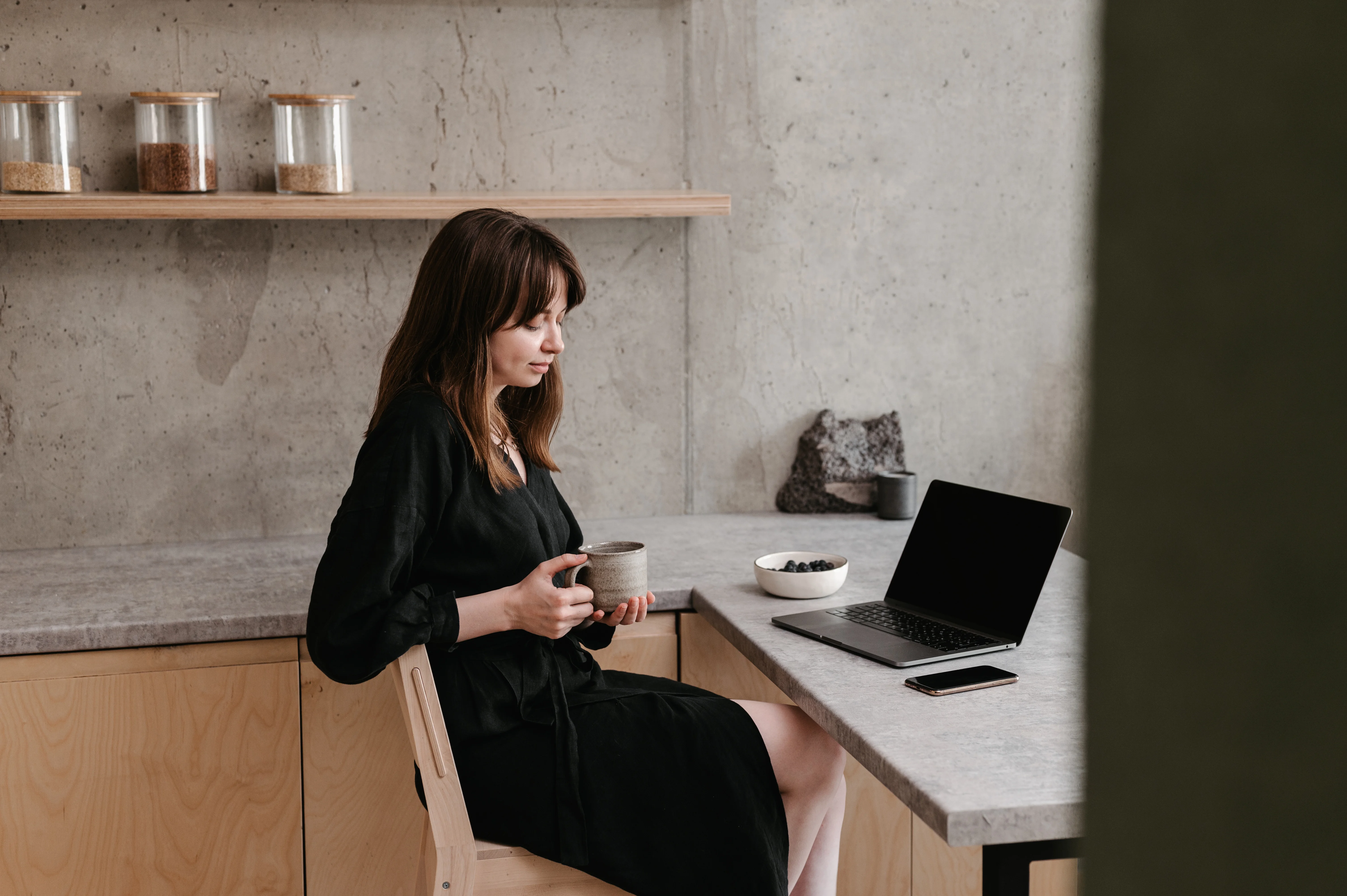 Quintet Office Woman